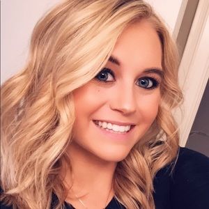 Meet your Posher, Alyssa